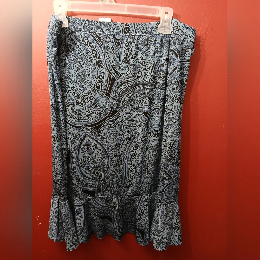 Jaclyn Smith A-Line Skirt in Blue and Black Paisley